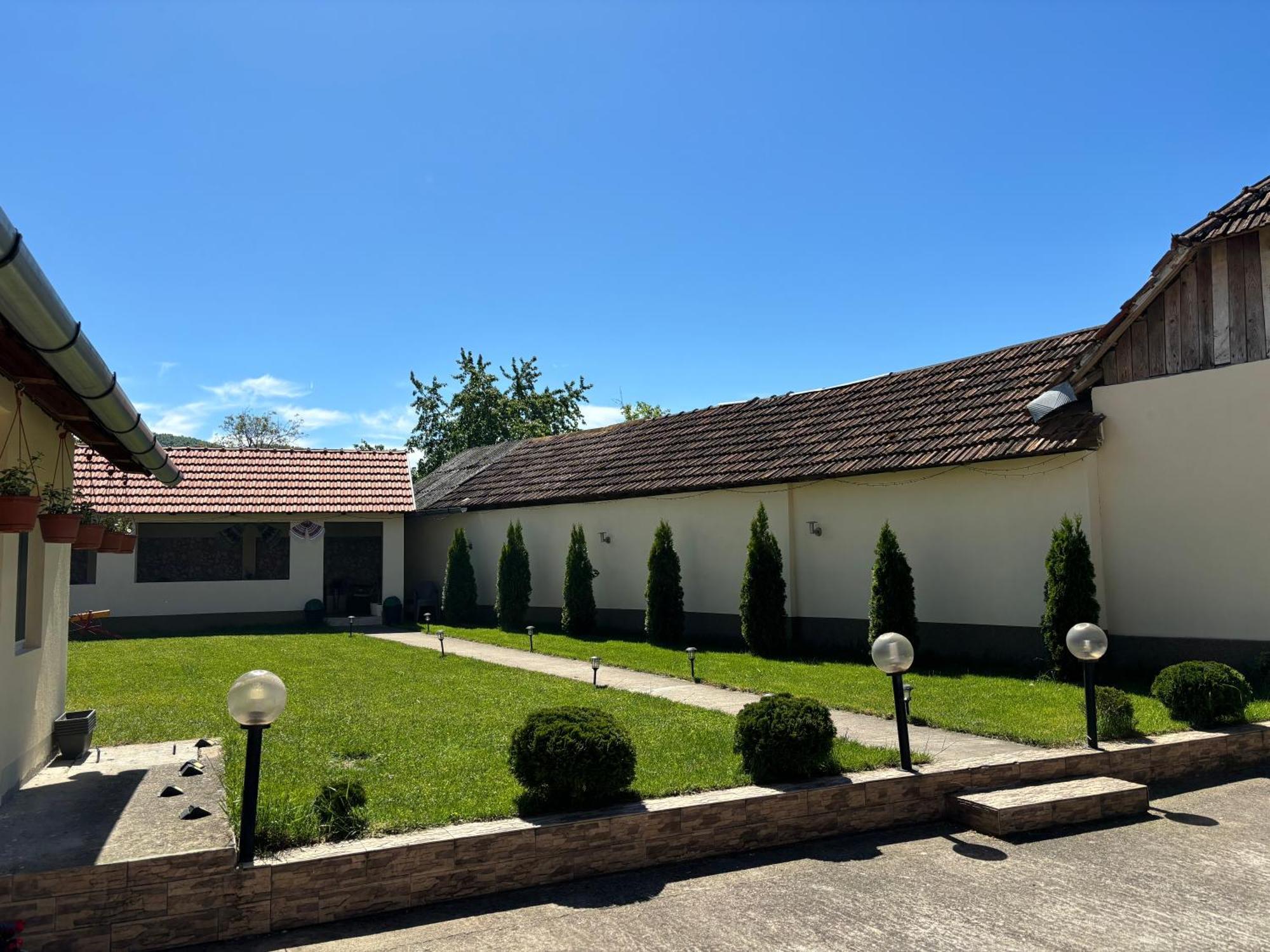 Casa Otilia Hotel Chiscau Exterior photo